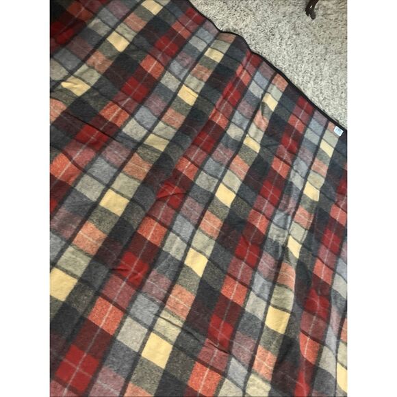 Pendleton Roll Up 100% Wool Nylon Backed Camp Picnic Blanket Red & Yellow Plaid - Picture 2 of 14